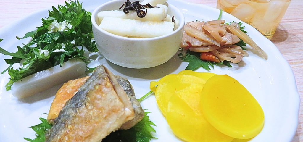 梅酒と5種の小さいおかず