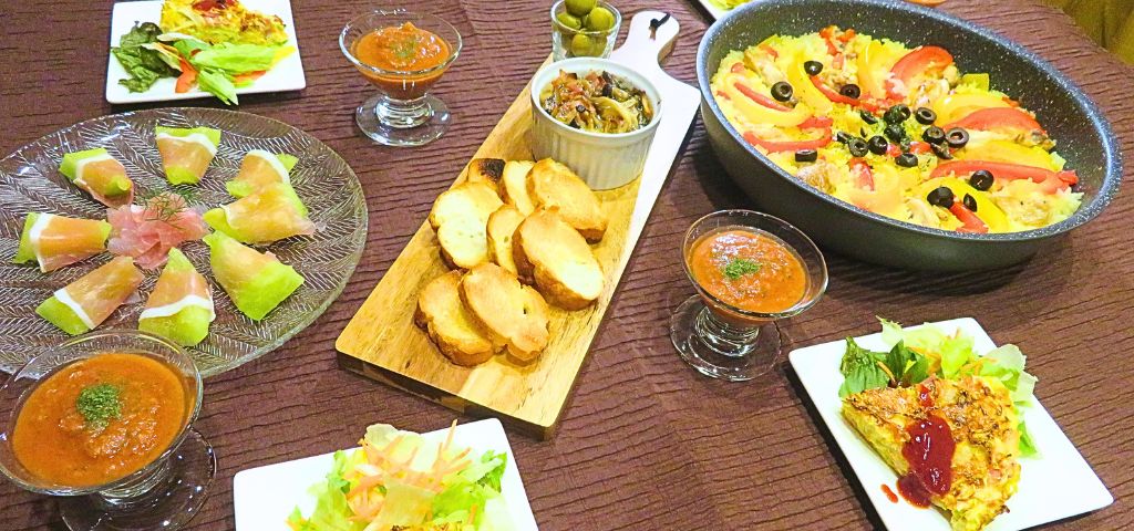 スペイン料理でパエリアがメインの献立を作りました