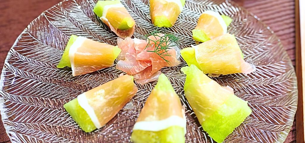 生ハムメロンの盛り付け