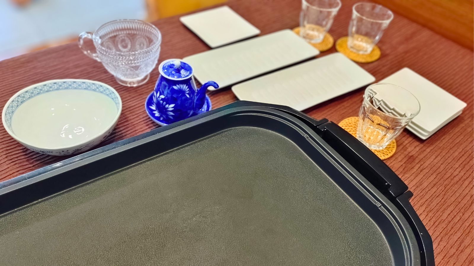 餃子パーティーでホットプレート主役にするテーブルコーディネート