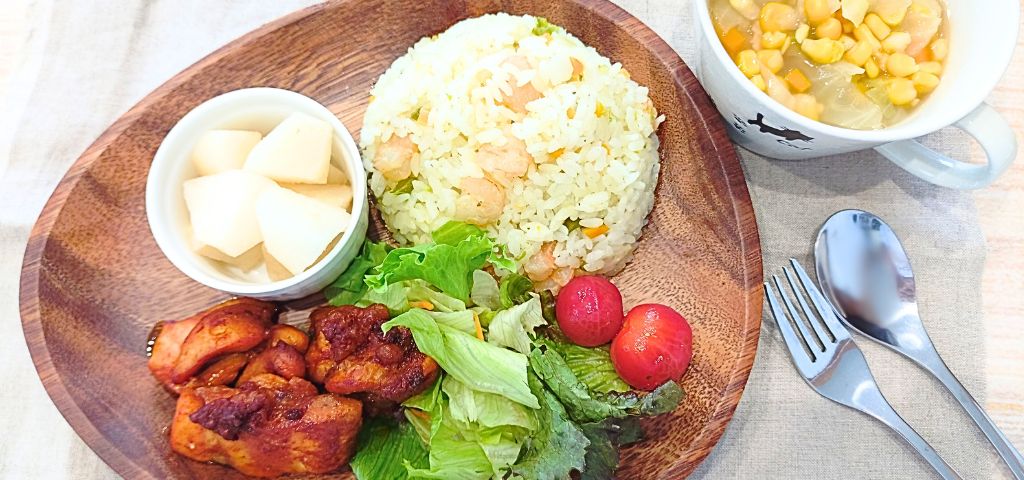 エビピラフのワンプレートランチの献立
