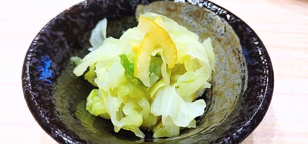 柚子入りキャベツのマリネの盛り付け