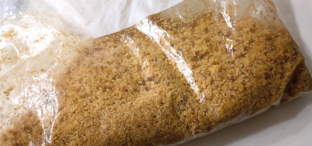 タルト台を作っています