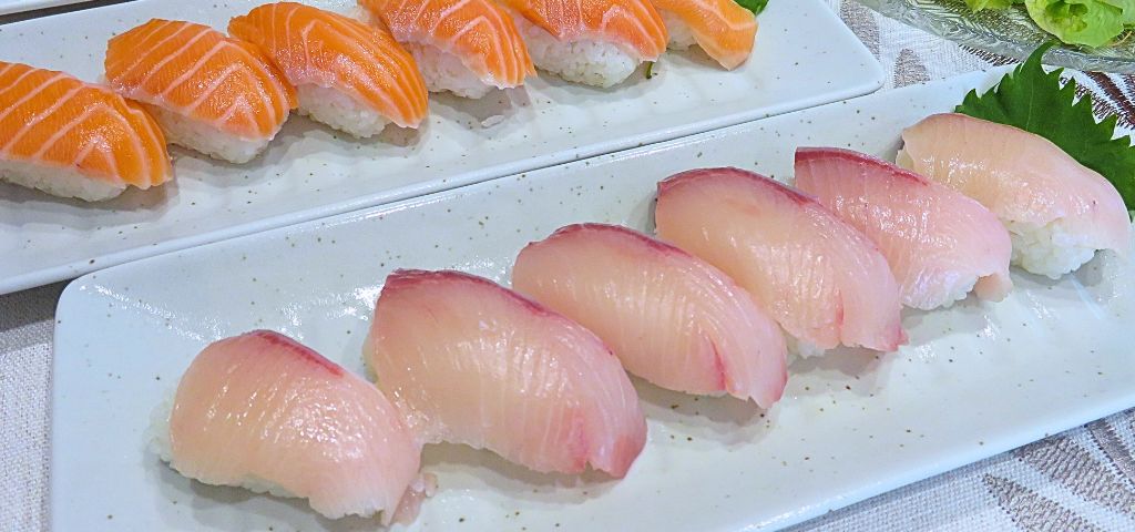 お寿司は整列させるとキレイに見えます