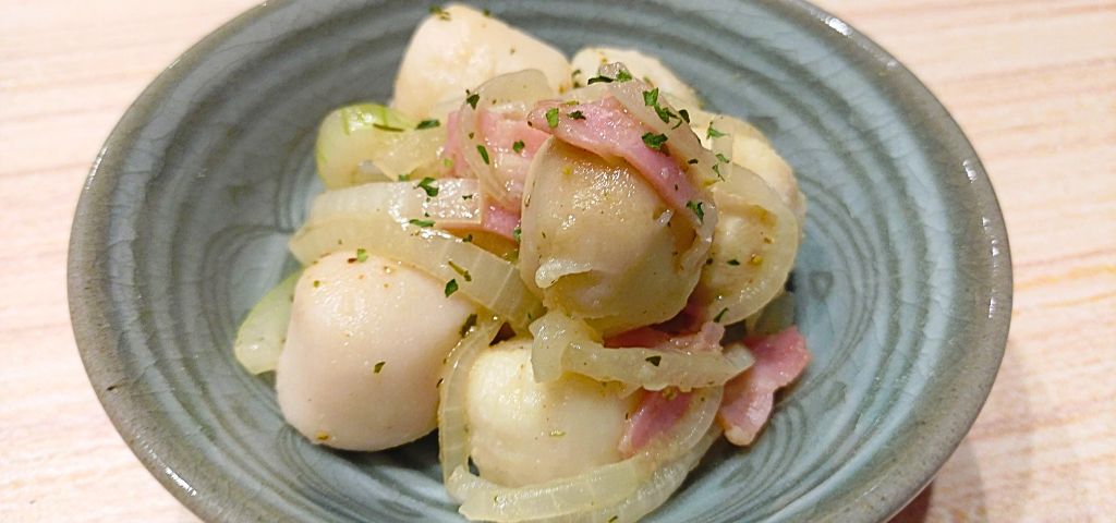 里芋で作ったジャーマンポテトの盛り付け
