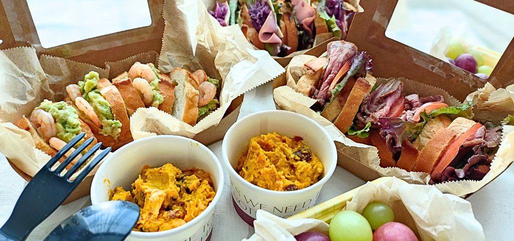 バゲットサンドで大人の映えるピクニック