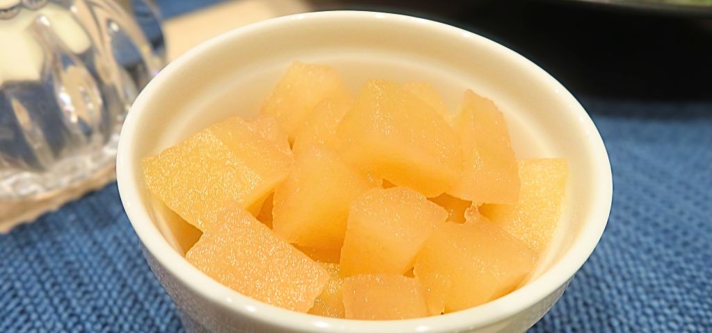 りんごのコンポート盛り付け