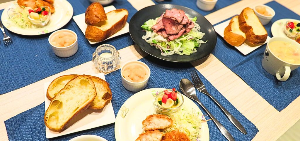 クリームシチューとエビフライの献立