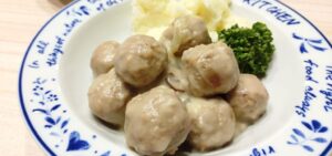 北欧風ミートボールの盛り付け