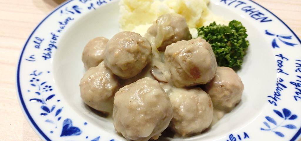 北欧風ミートボールの盛り付け