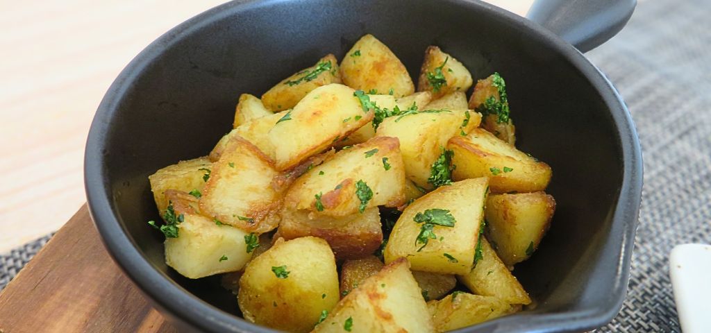 アンチョビポテトの盛り付け