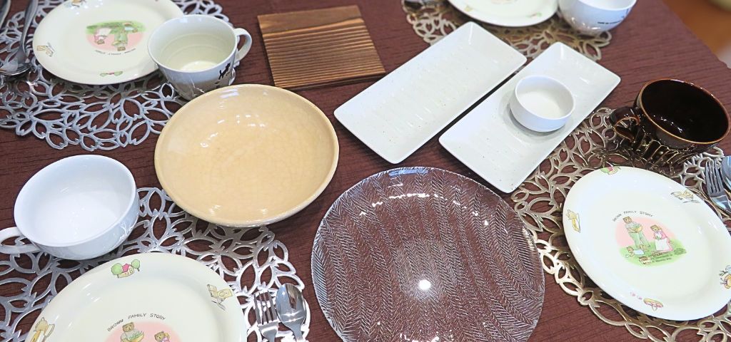 秋の洋食パーティーのテーブルコーディネート