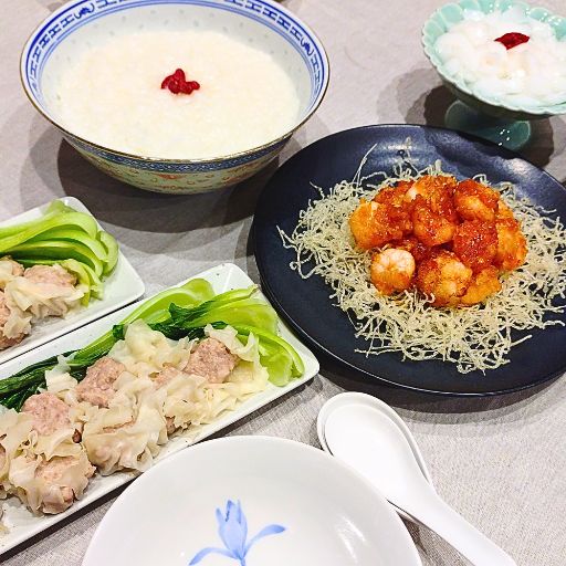 エビチリと焼売の献立