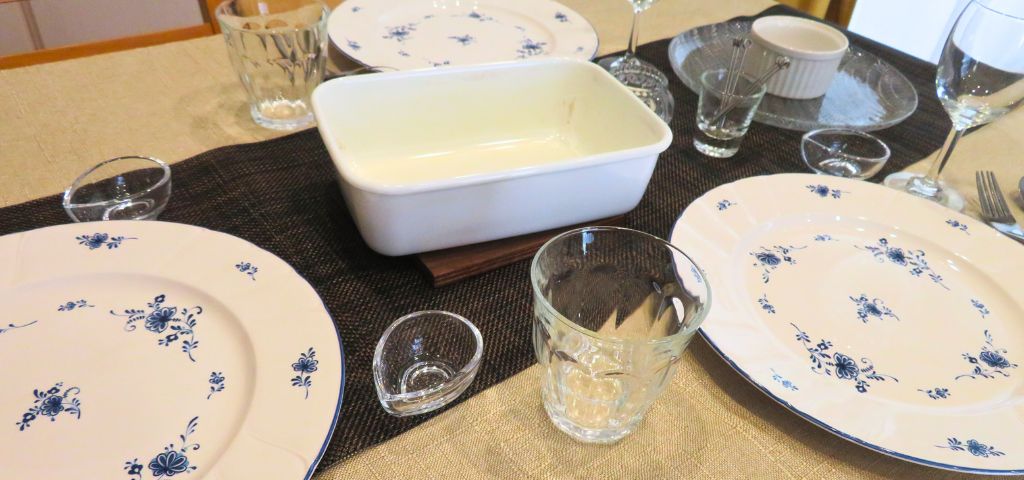 バレンタインの大人っぽいディナー テーブルコーディネート