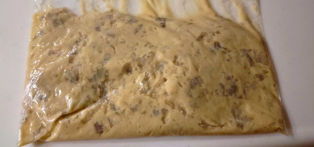 はんぺん、調味料、刻んだエビを混ぜてタネにしました