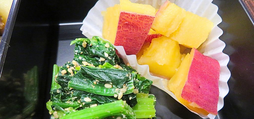 さつまいもの甘煮とほうれん草の胡麻和え