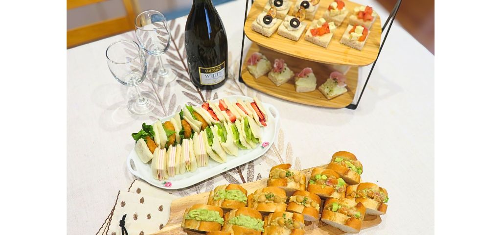 ケータリング風の10種ミニサンドイッチ