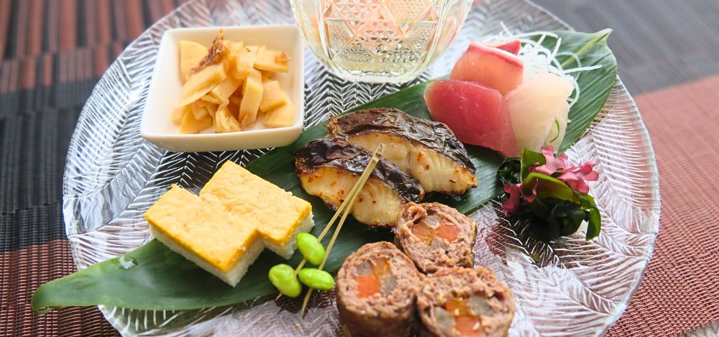 八寸風に和食を盛り付けました