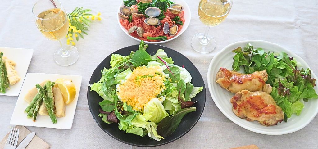 ミモザや桜モチーフたっぷりの洋風献立