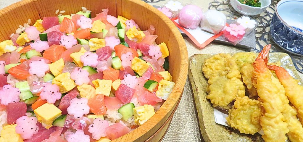 ちらし寿司と天ぷら、紅白饅頭の和献立