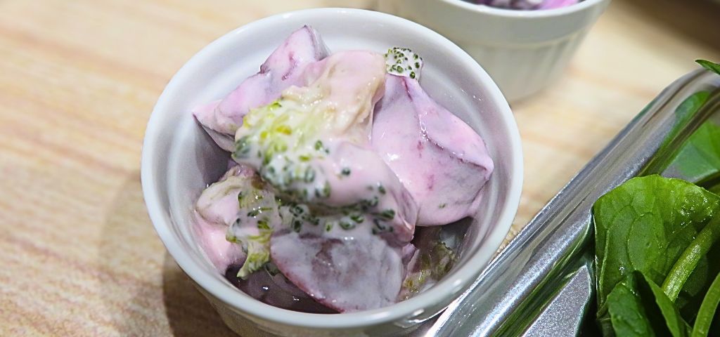 紫芋とブロッコリーのヨーグルトサラダ