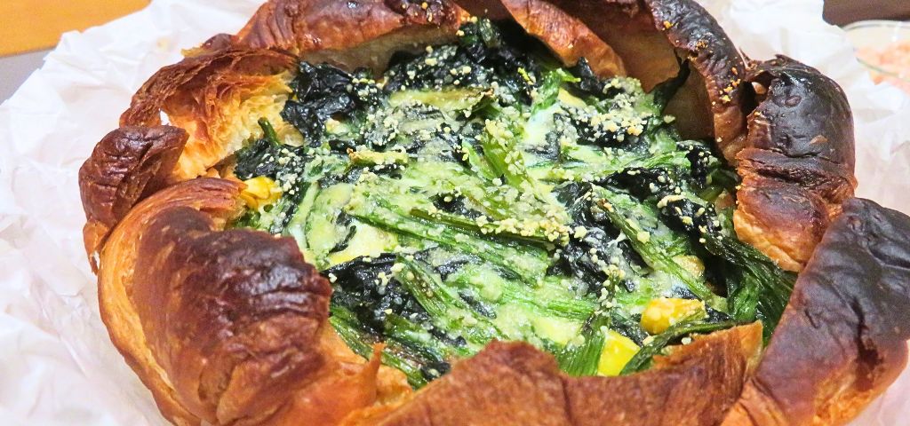 クロワッサンで作ったキッシュ
