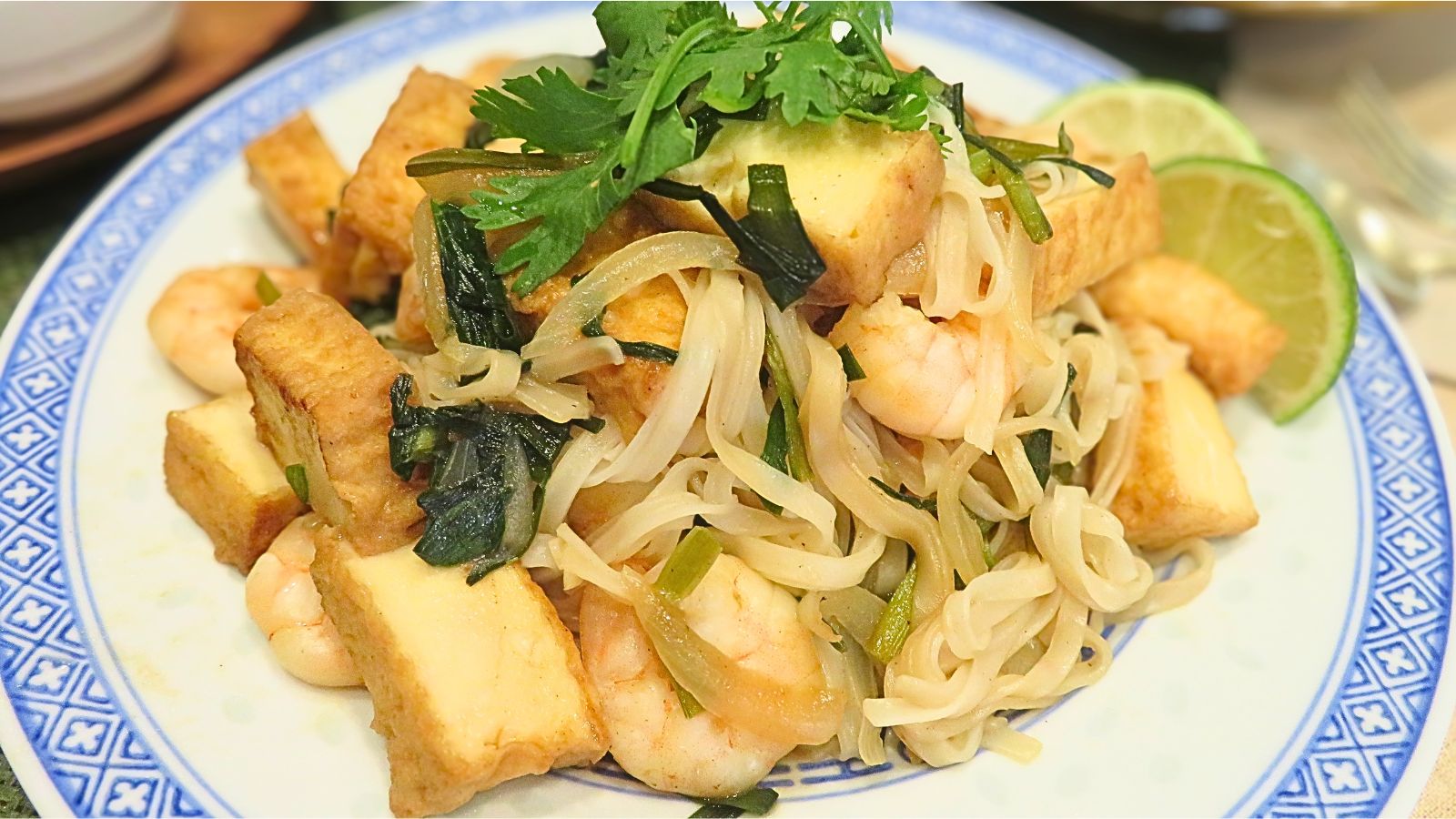 夏のエスニックパーティー：タイのパッタイ（焼きそば）