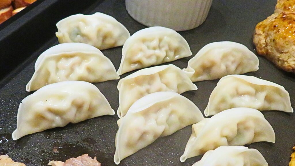 大人が楽しむホットプレートパーティー：餃子