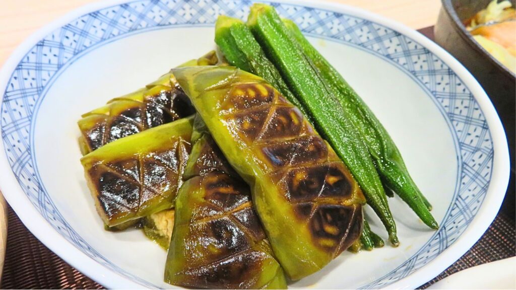 和食の大皿料理:ナスとオクラの煮びたし