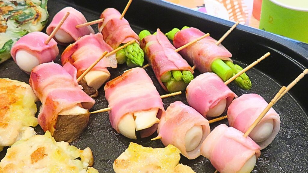 子供が喜ぶホットプレートパーティー：3種のベーコン巻き