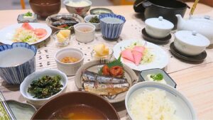 旅館の朝食風に朝ごはんを並べてみました